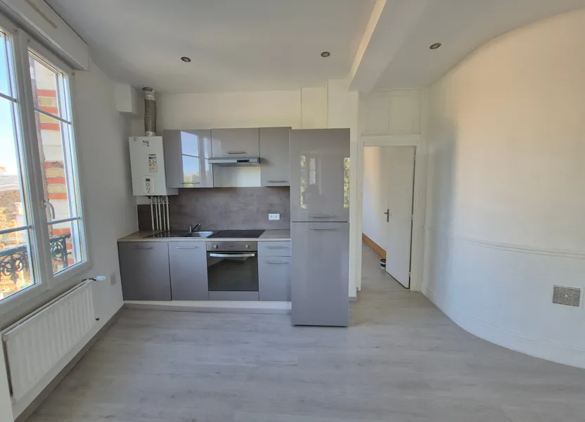 Flat Rue Paul-Louis Courier in Châlons-en-Champagne