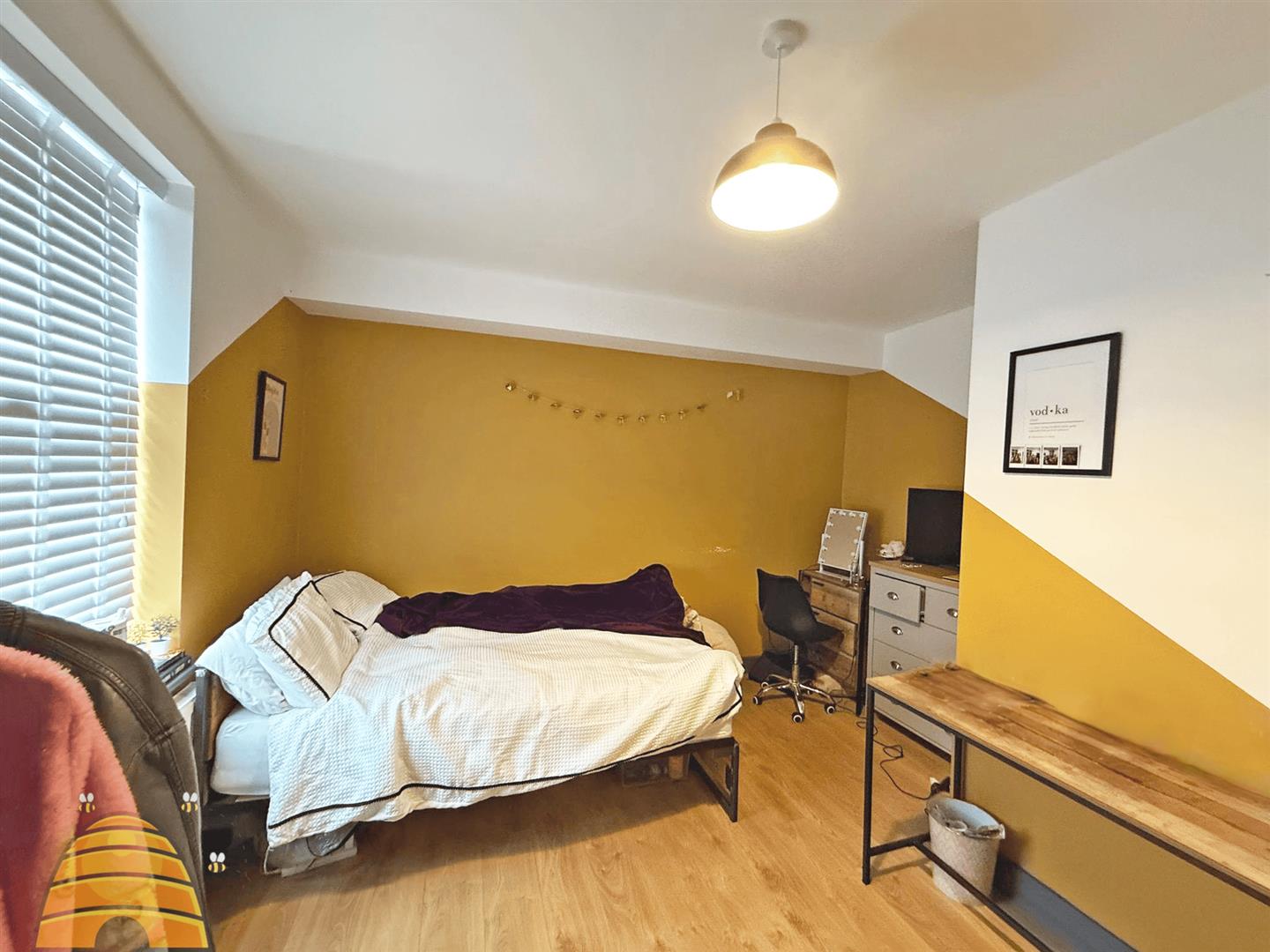 Flat Ashfield Road in Manchester