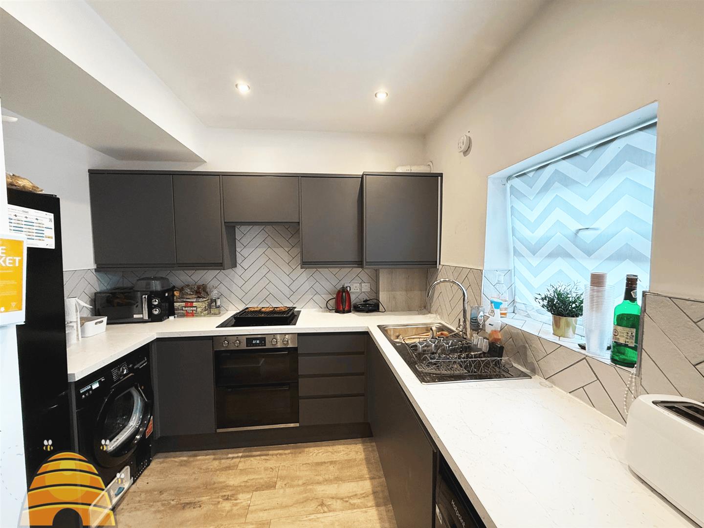 Flat Ashfield Road in Manchester