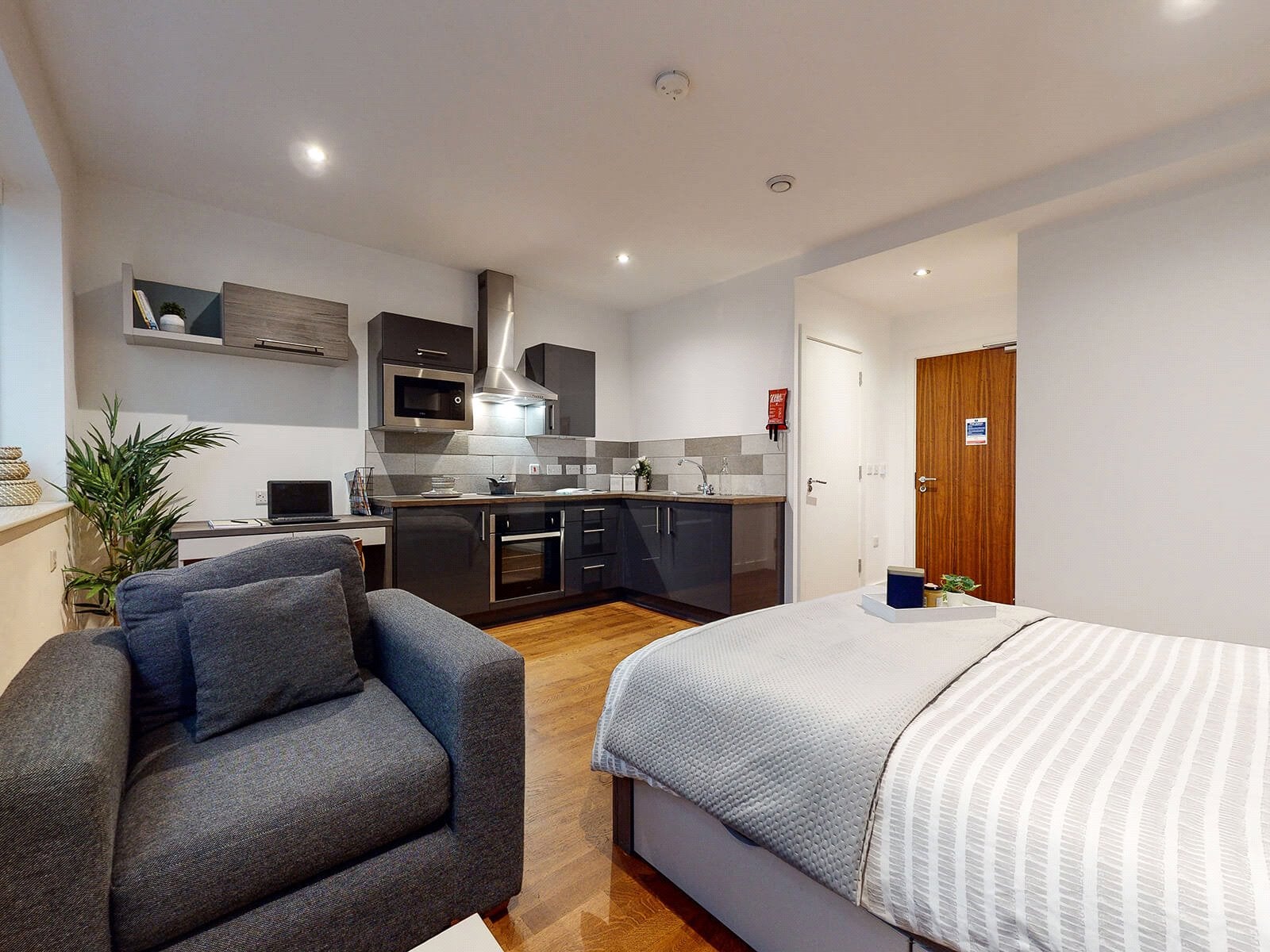 Flat Wade Lane in Leeds