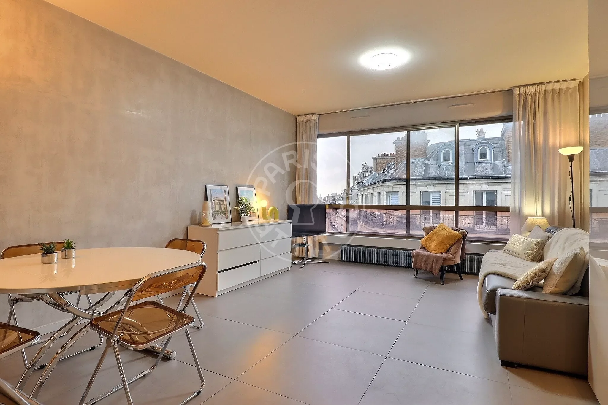 Appartement Rue de Berri à Paris