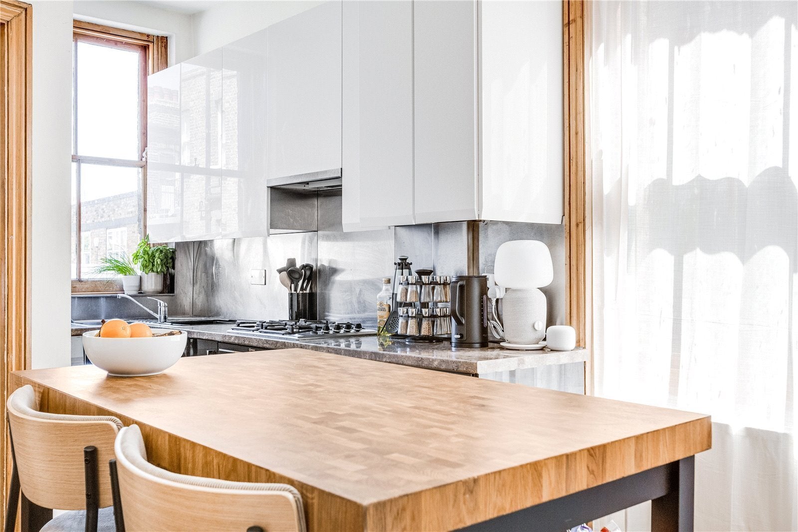 Flat Venn Street in Greater London