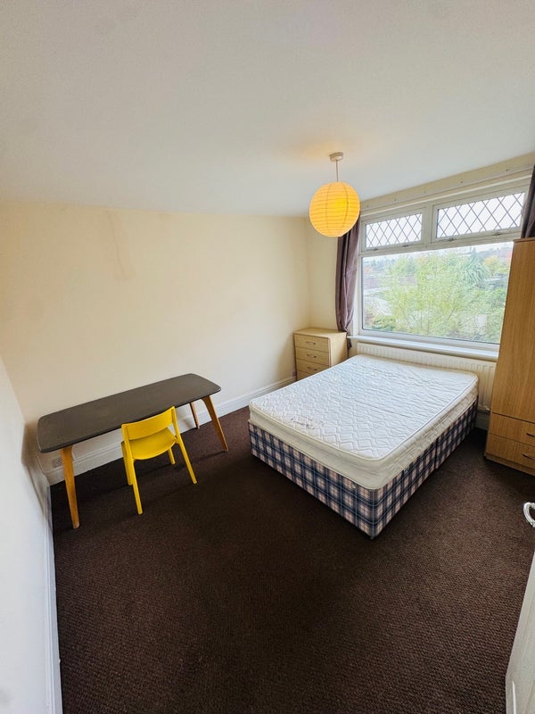 Room Tenth Avenue in Bristol