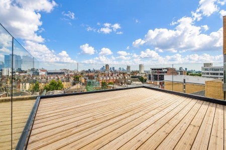Flat Plumbers Row in Greater London