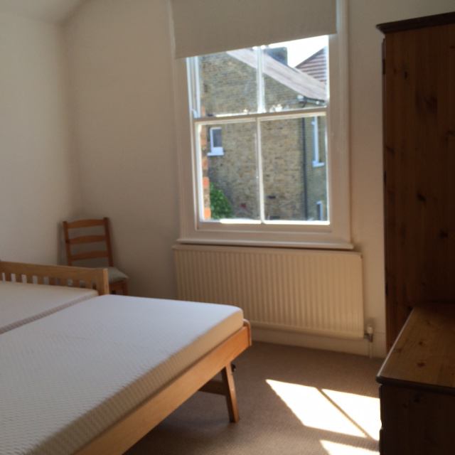 Room Castle Road in Greater London