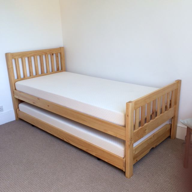 Room Castle Road in Greater London