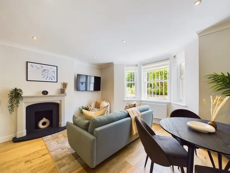 Flat Marylands Road in City of Westminster