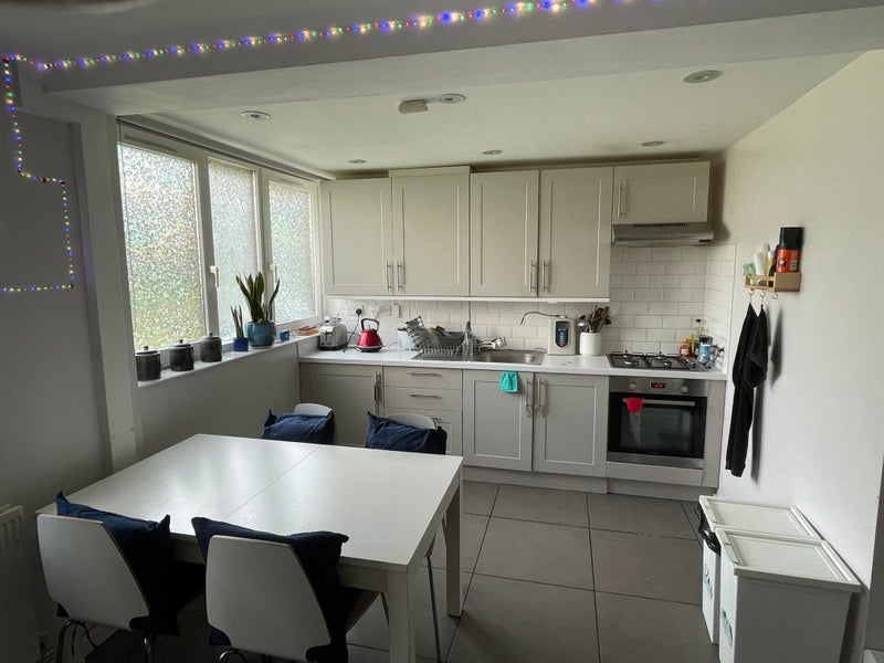 Room Hare Walk in Greater London