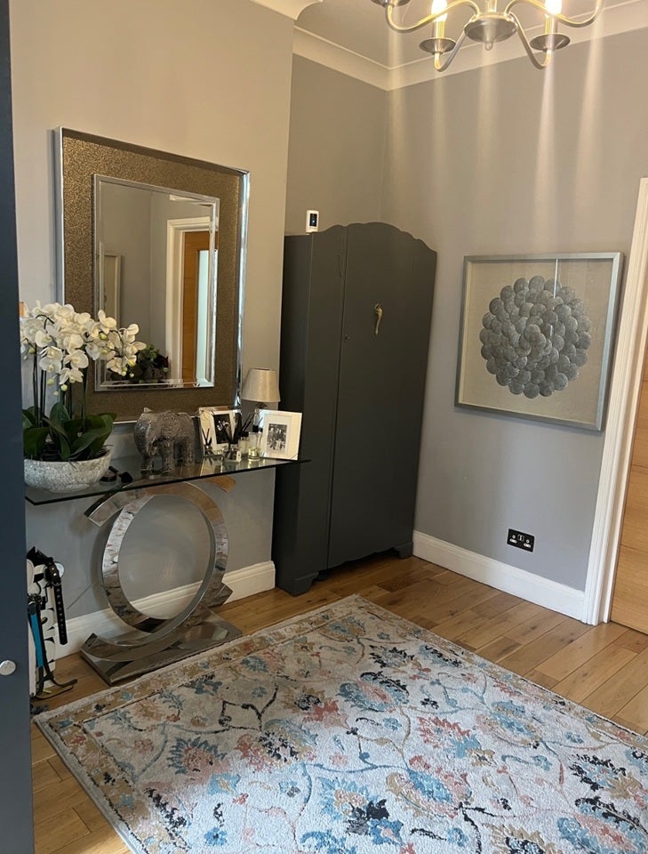 Room The Vale in Greater London