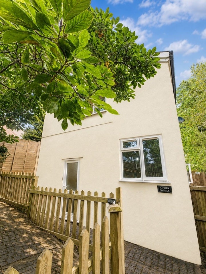Room Hillier's Lane in Greater London
