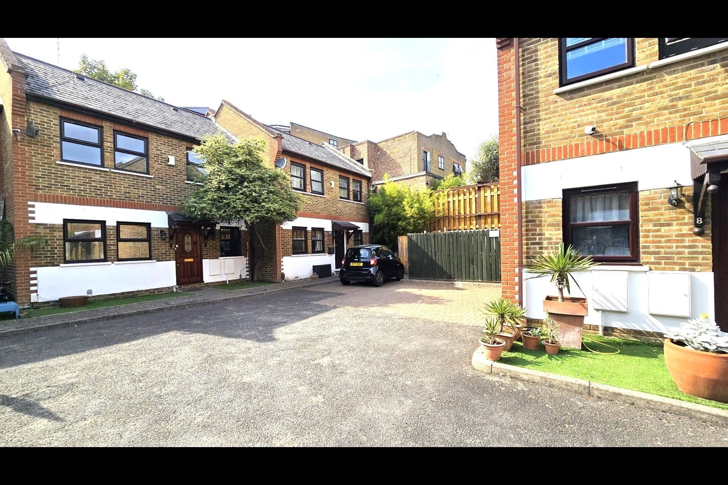 House Albion Road in Greater London