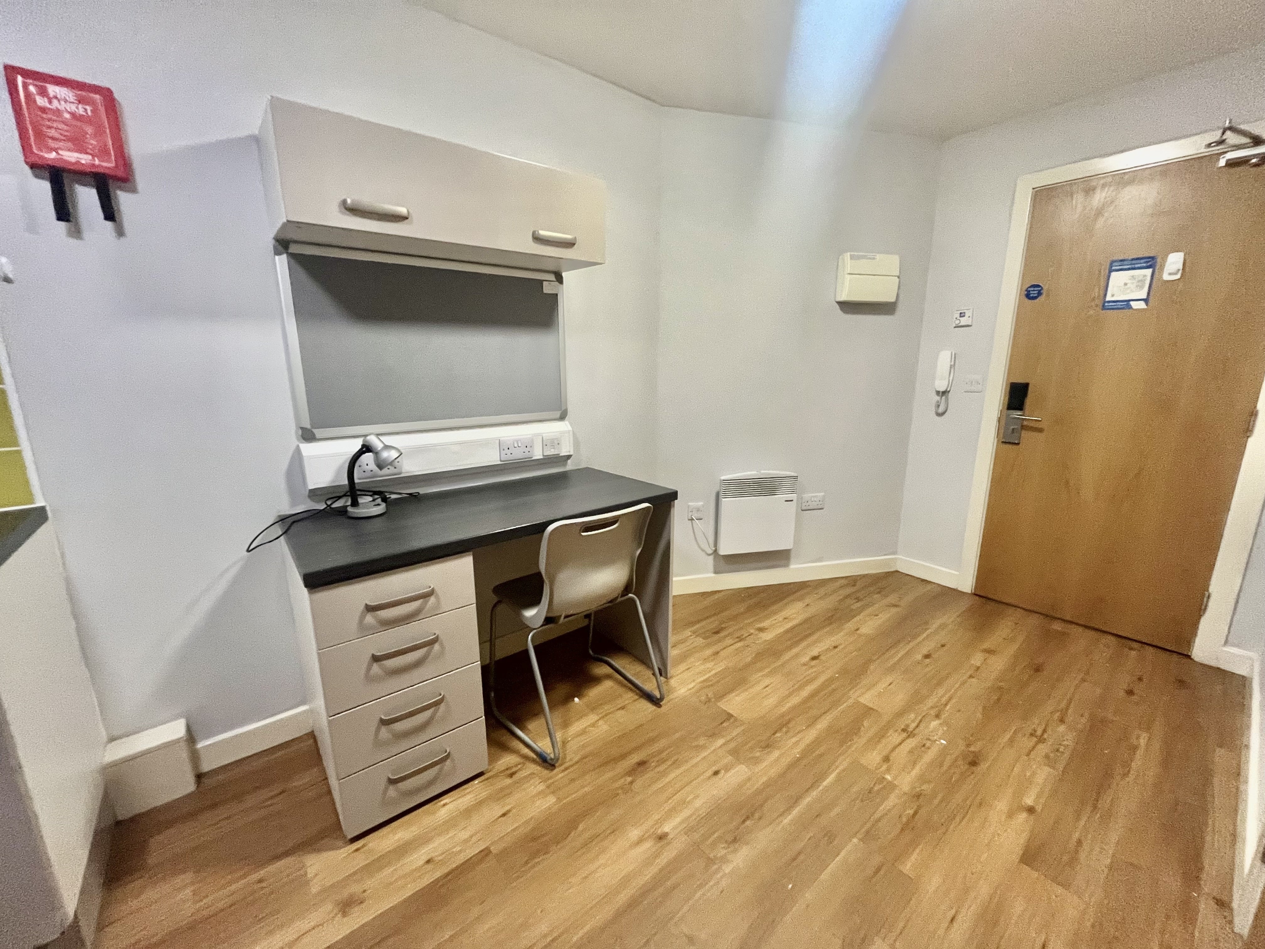 Flat Avalon Court in Nottingham