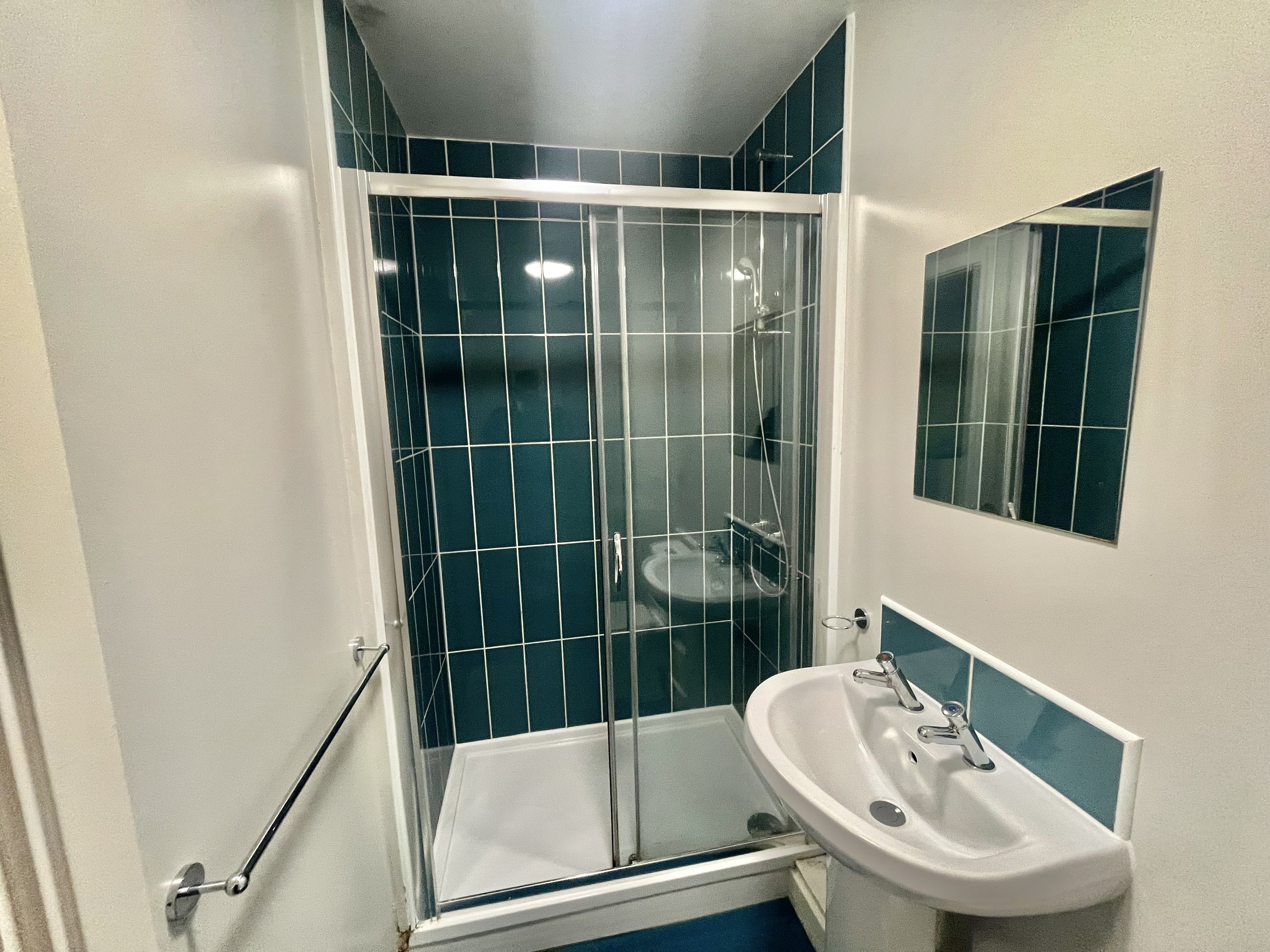 Flat Avalon Court in Nottingham