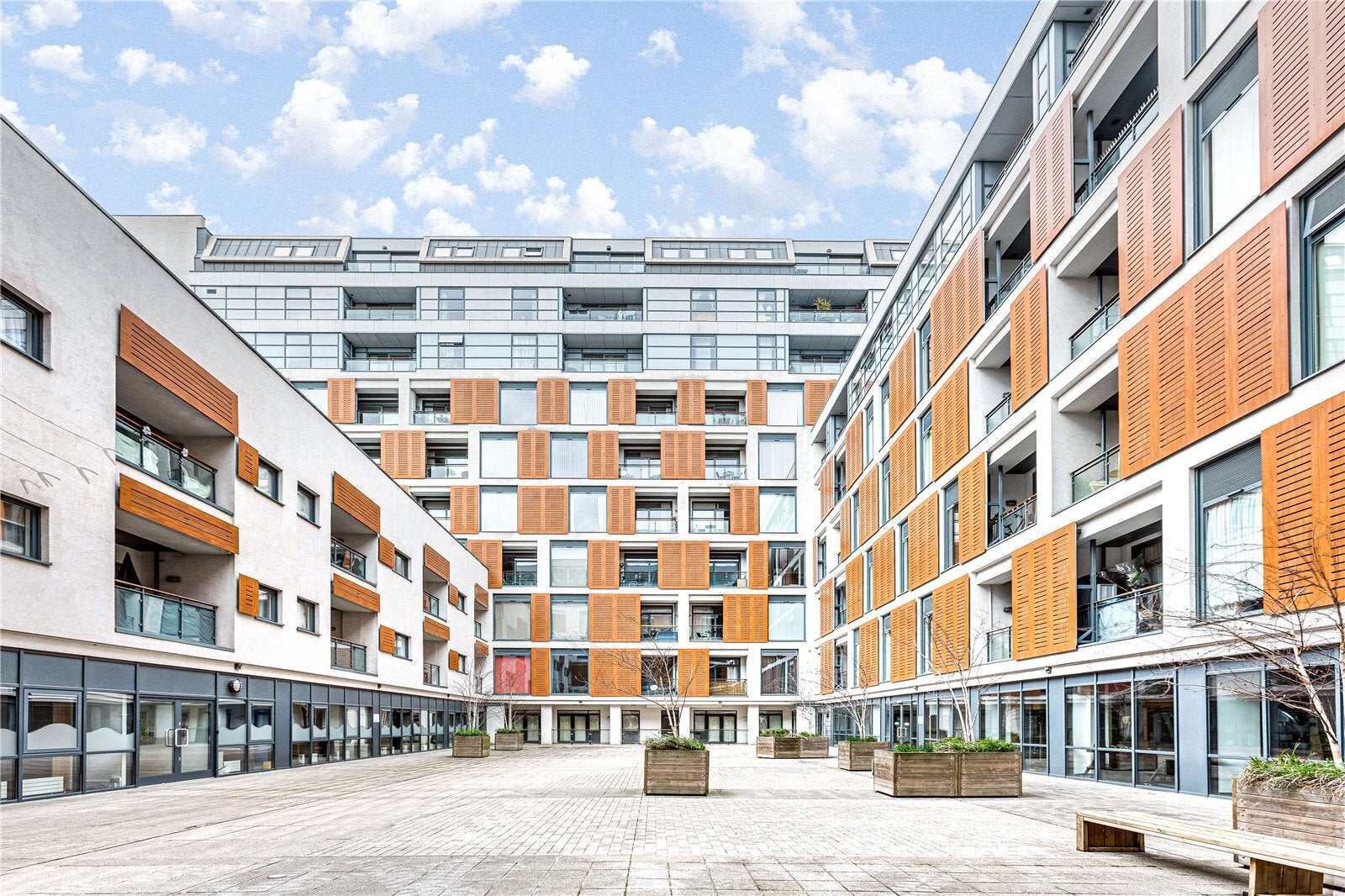 Flat Thorparch Road in Greater London