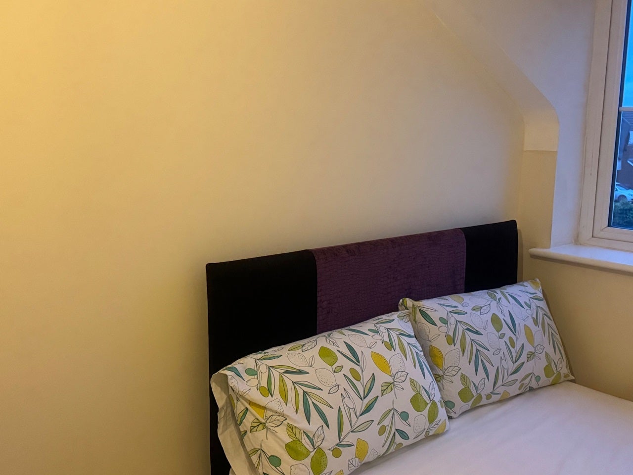 Room Blueberry Avenue in Manchester