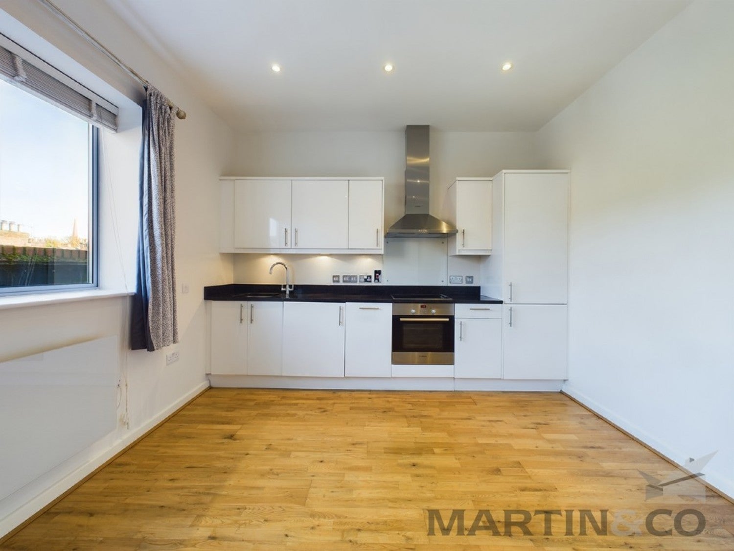 Flat Lattimore Road in St Albans