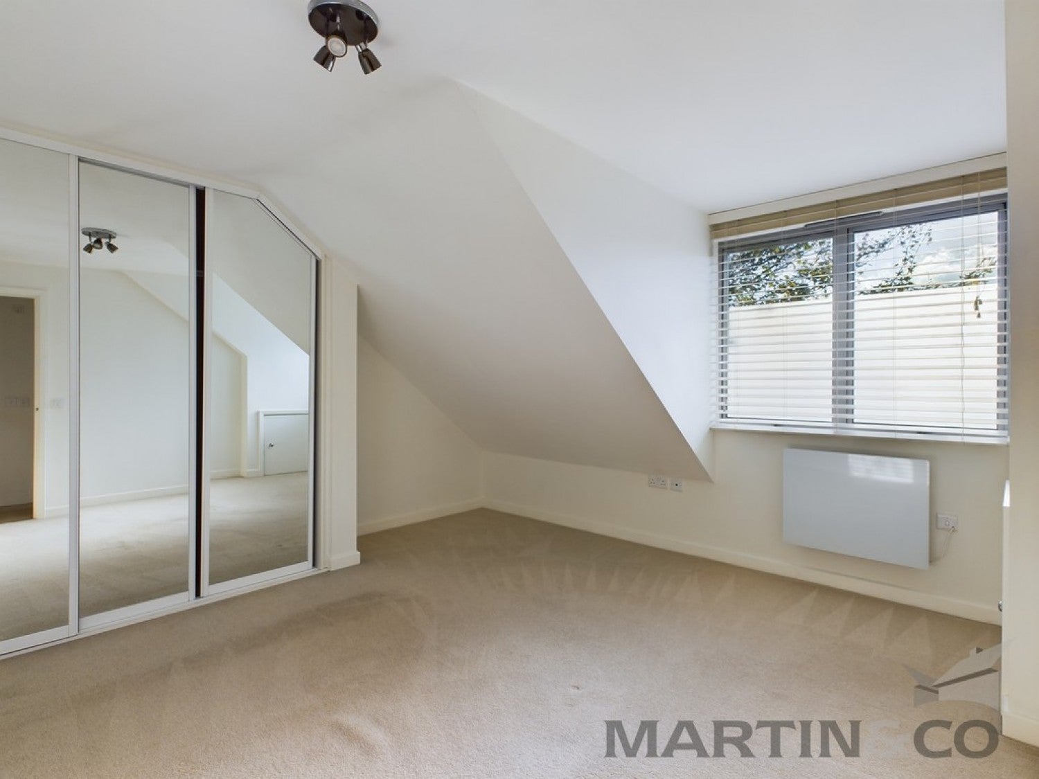 Flat Lattimore Road in St Albans