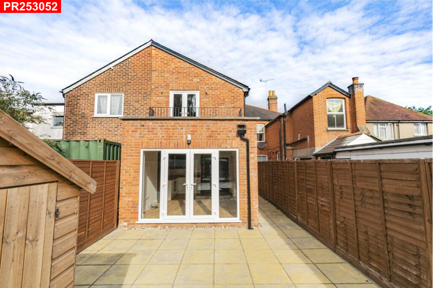 Flat Chertsey Road in Surrey Heath