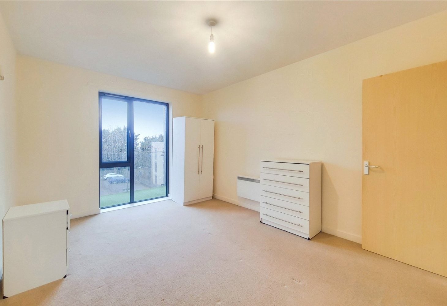 Flat Marlborough Drive in Bushey