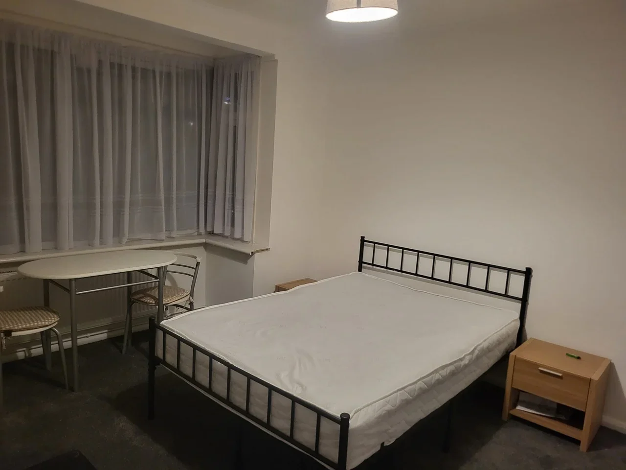Room Havering Road in Greater London