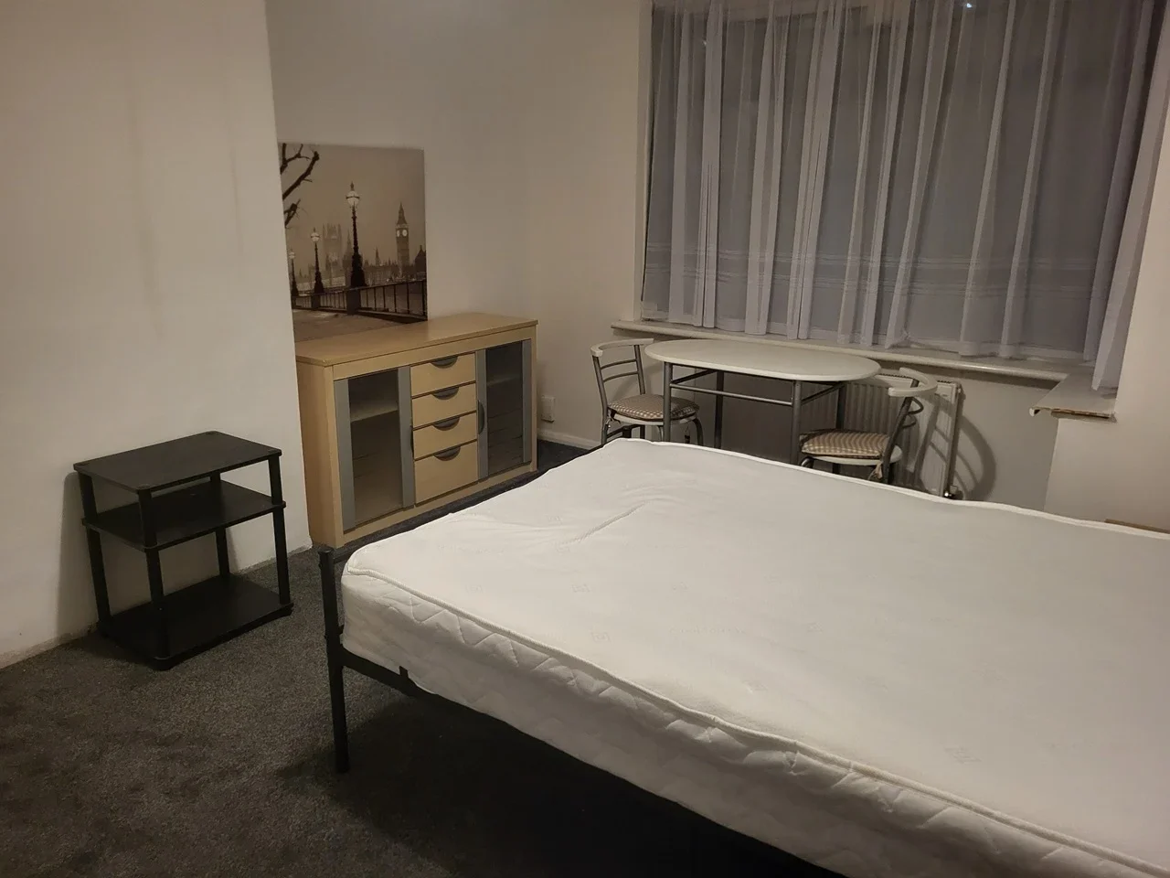 Room Havering Road in Greater London