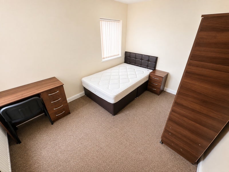 Room Tiverton Road in Birmingham
