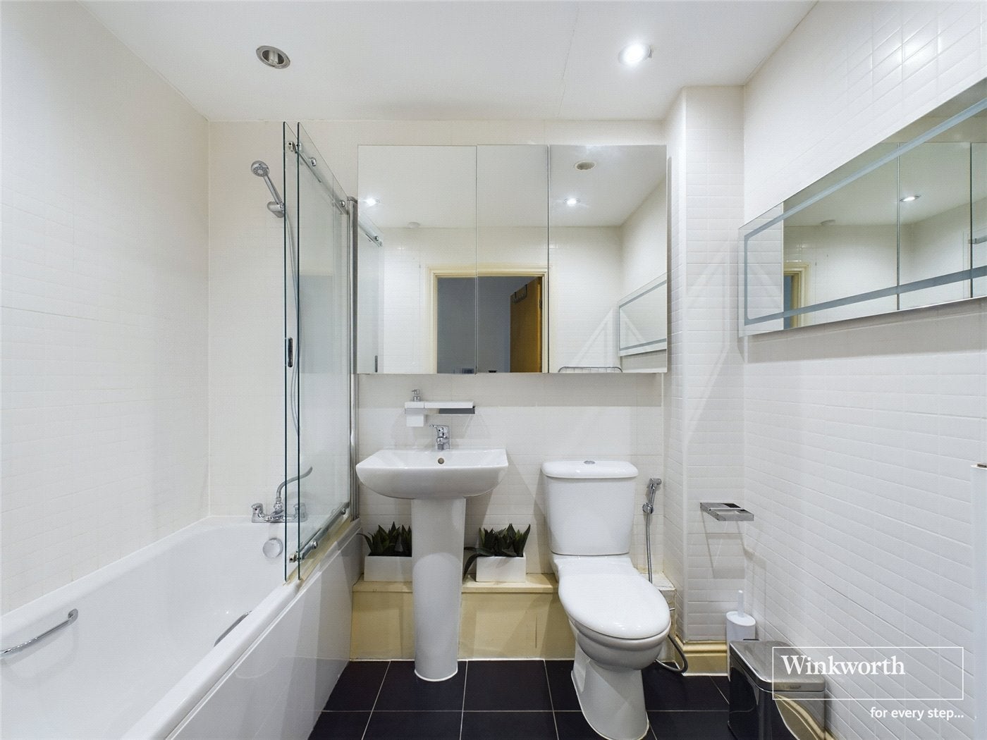 Flat Joslin Avenue in Greater London