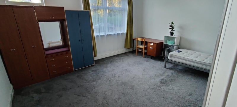 Room Salisbury Road in Preston