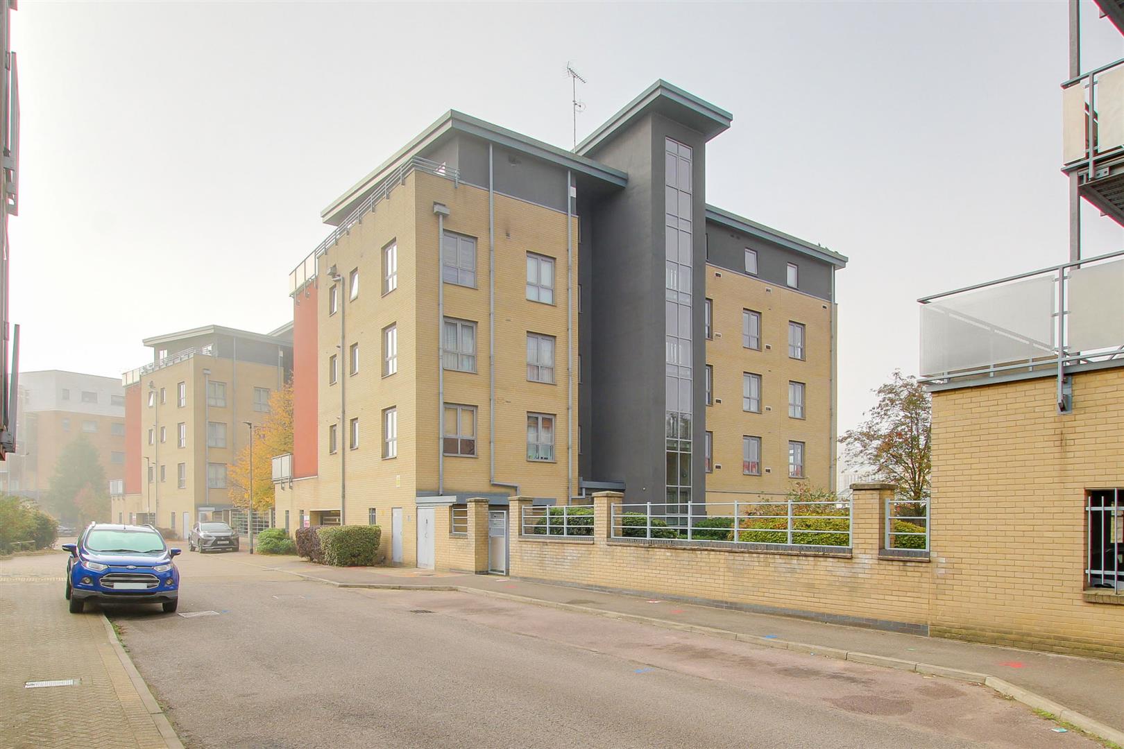 Flat Rustat Avenue in Cambridge