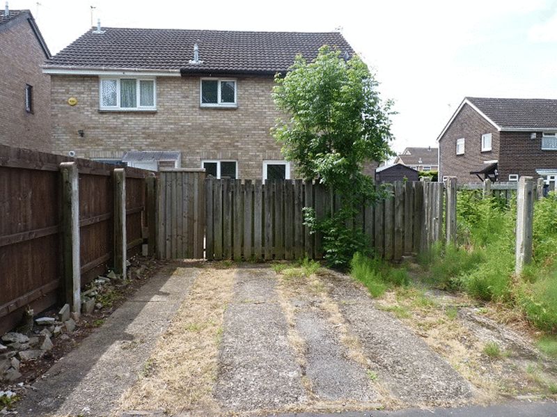 House Caldy Close in Newport