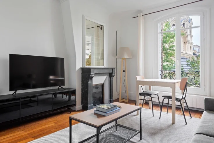 House Avenue Beaucour in Paris