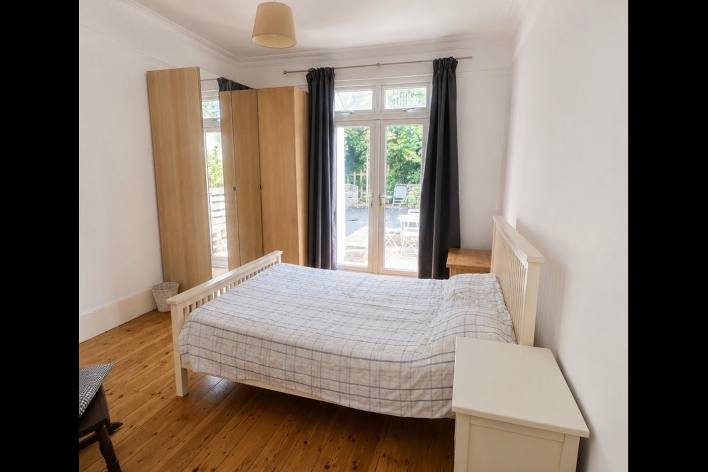 Flat Pathfield Road in Greater London