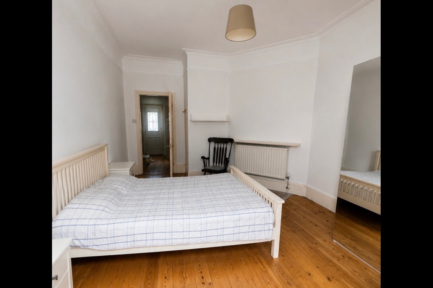 Flat Pathfield Road in Greater London