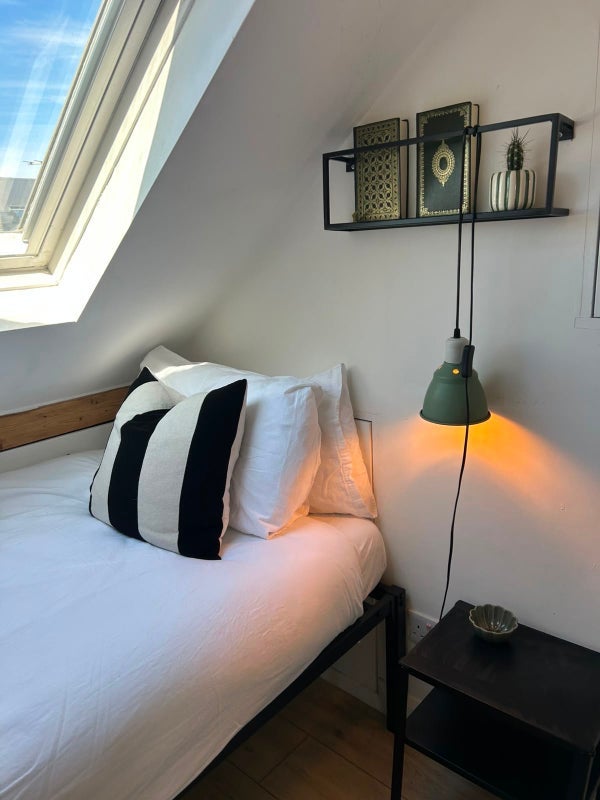 Room Wavertree Road in Greater London
