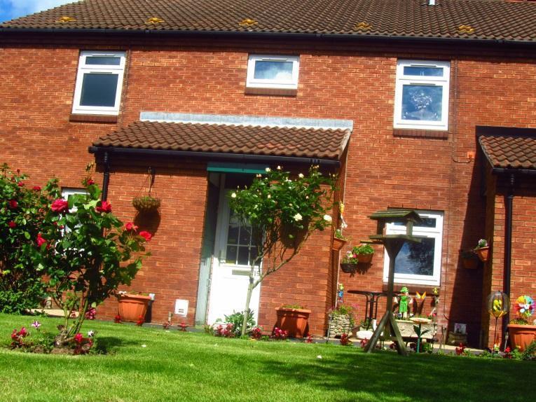 Flat Margaret Court in Telford