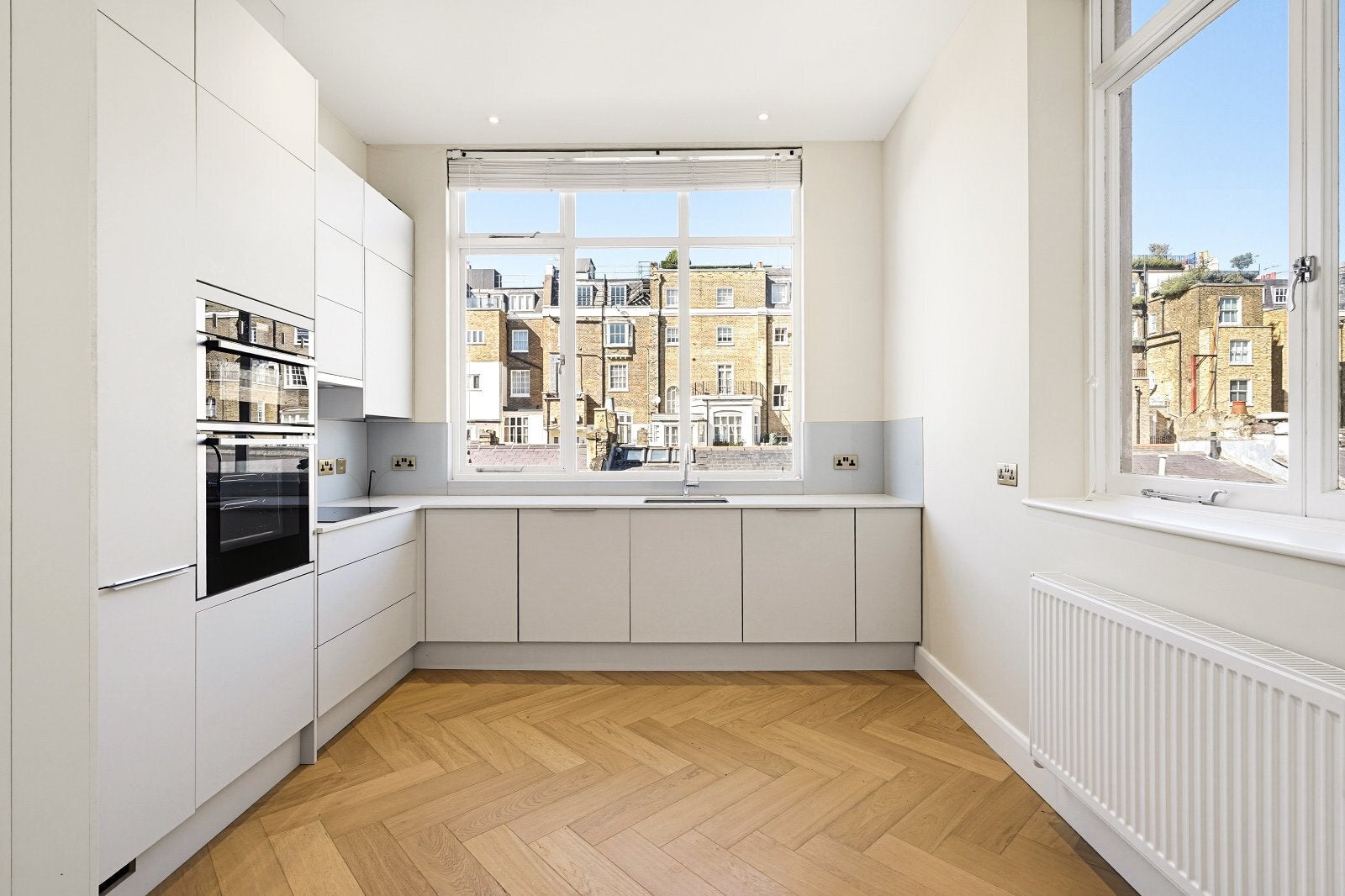 Flat Eaton Square in City of Westminster