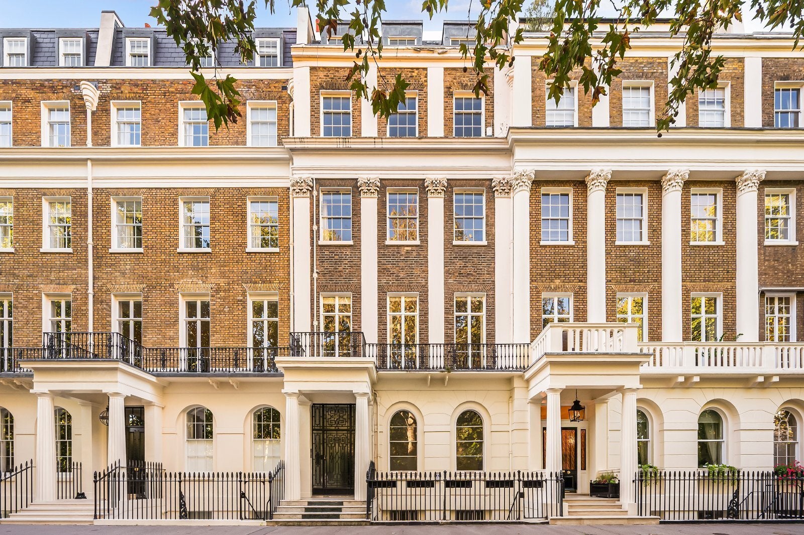 Flat Eaton Square in City of Westminster