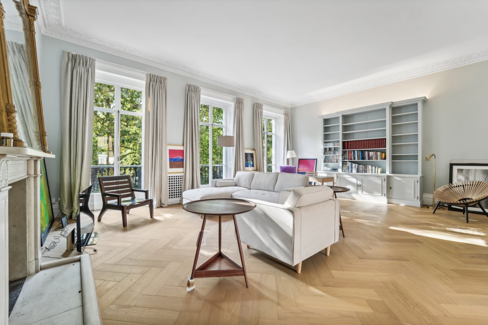 Flat Eaton Square in City of Westminster