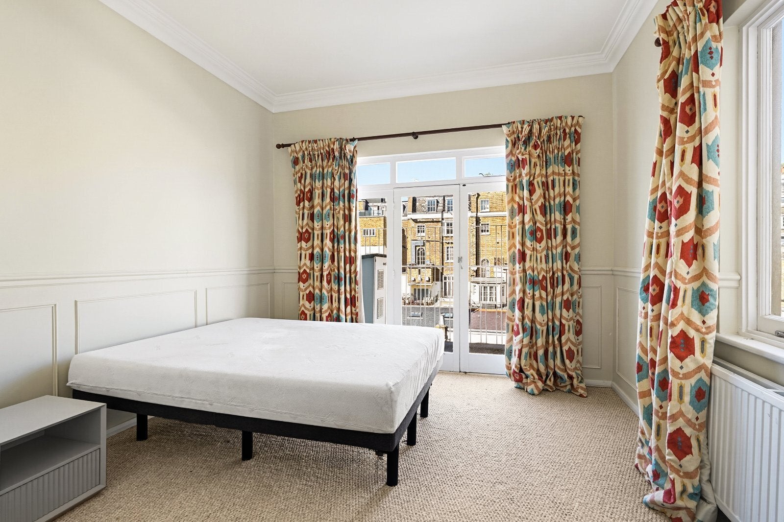 Flat Eaton Square in City of Westminster