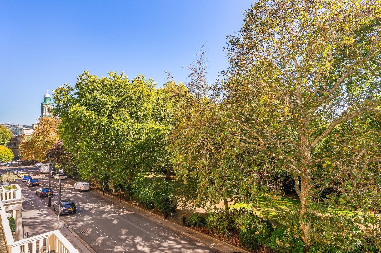 Flat Eaton Square in City of Westminster