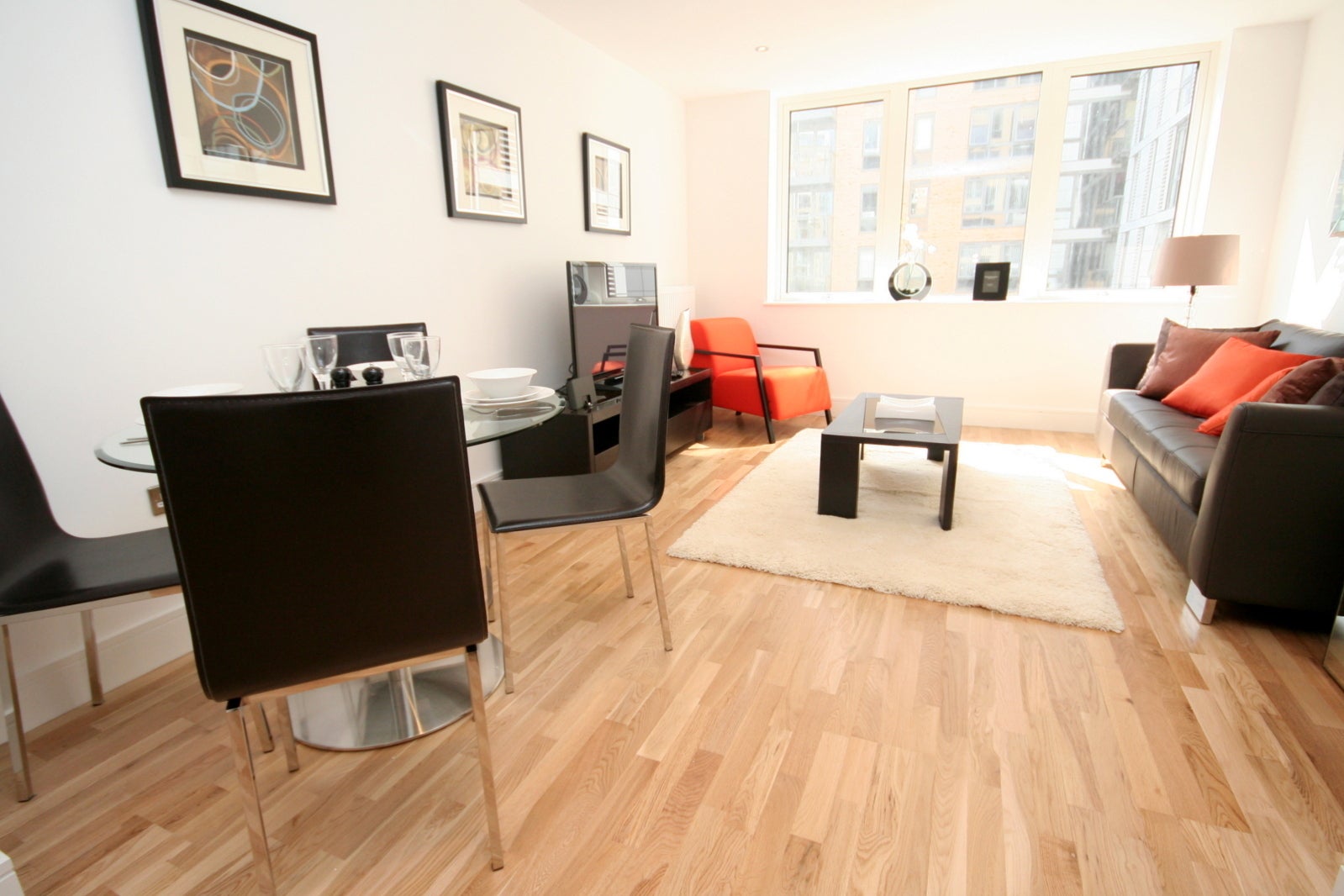 Flat Dowells Street in Greater London