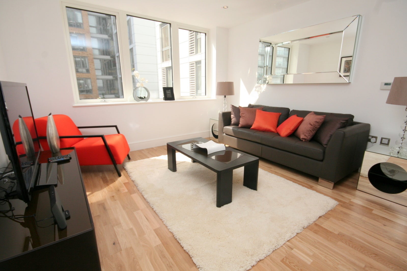 Flat Dowells Street in Greater London