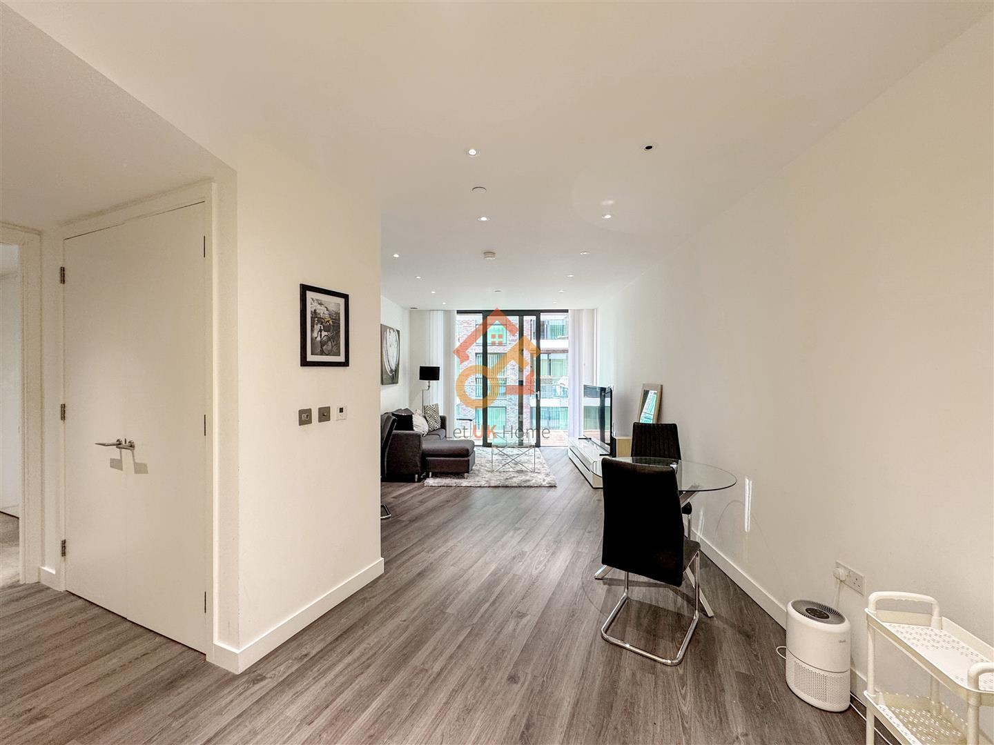 Flat Chaucer Gardens in Greater London