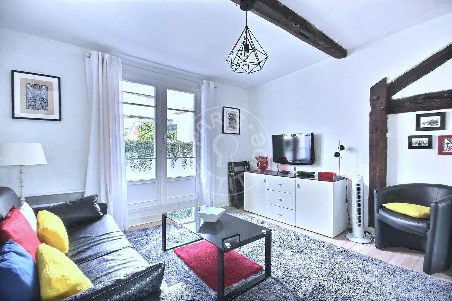 Flat Rue des Prouvaires in Paris