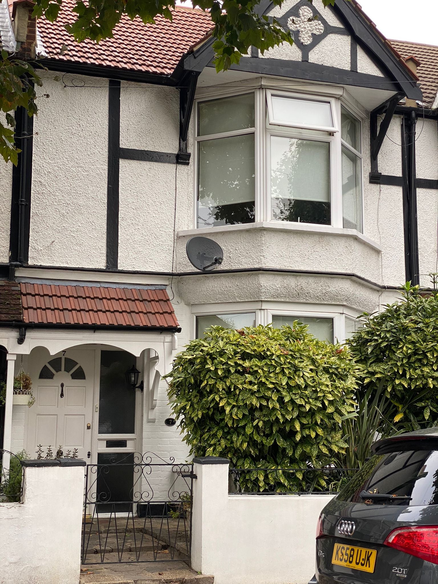 House Montpelier Gardens in Greater London
