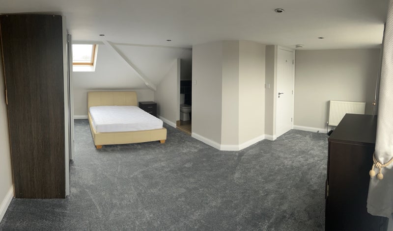 Room Woodside Crescent in Bradford