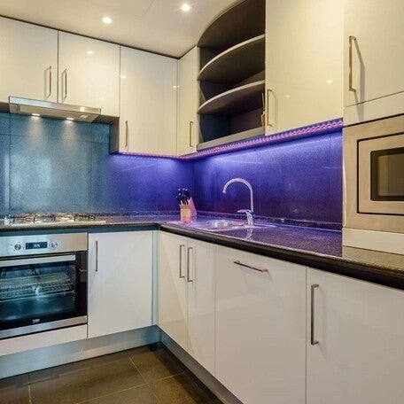 Flat Westferry Circus in Greater London