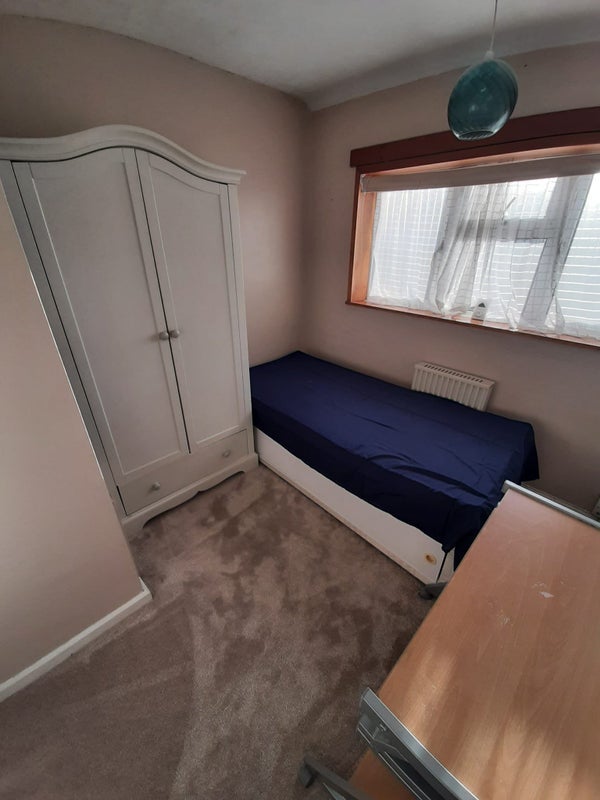Room Tinkler Side in Basildon