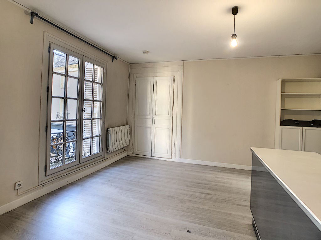 Flat Rue des Halles in Tours