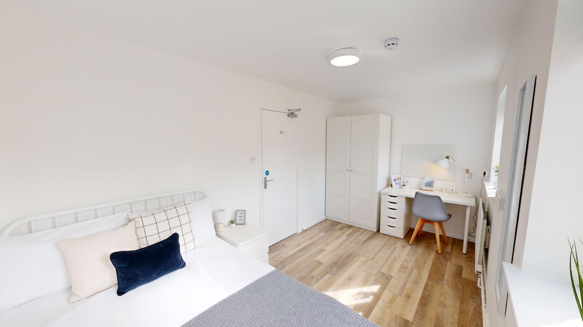 Room Russell Street in Nottingham